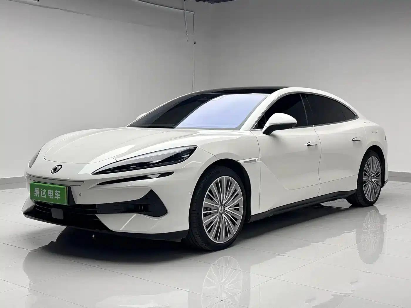 Denza Z9 2024 Model, 1100km Range, 4WD Ultra Edition — миниатюра 1