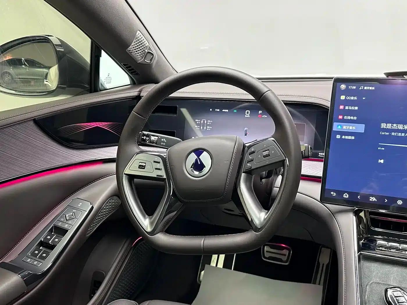 Denza Z9 2024 Model, 1100km Range, 4WD Ultra Edition — миниатюра 13