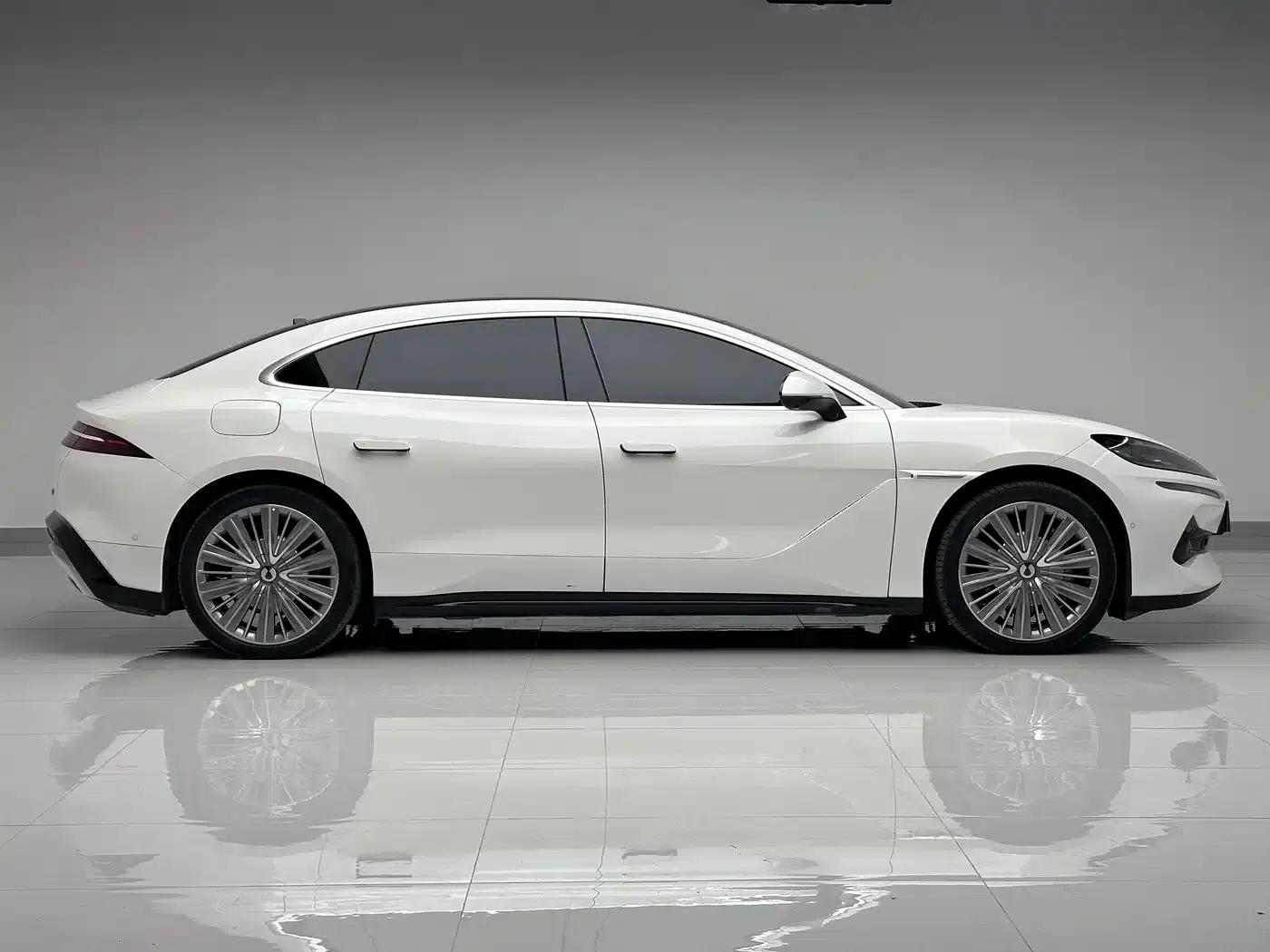 Denza Z9 2024 Model, 1100km Range, 4WD Ultra Edition — миниатюра 6