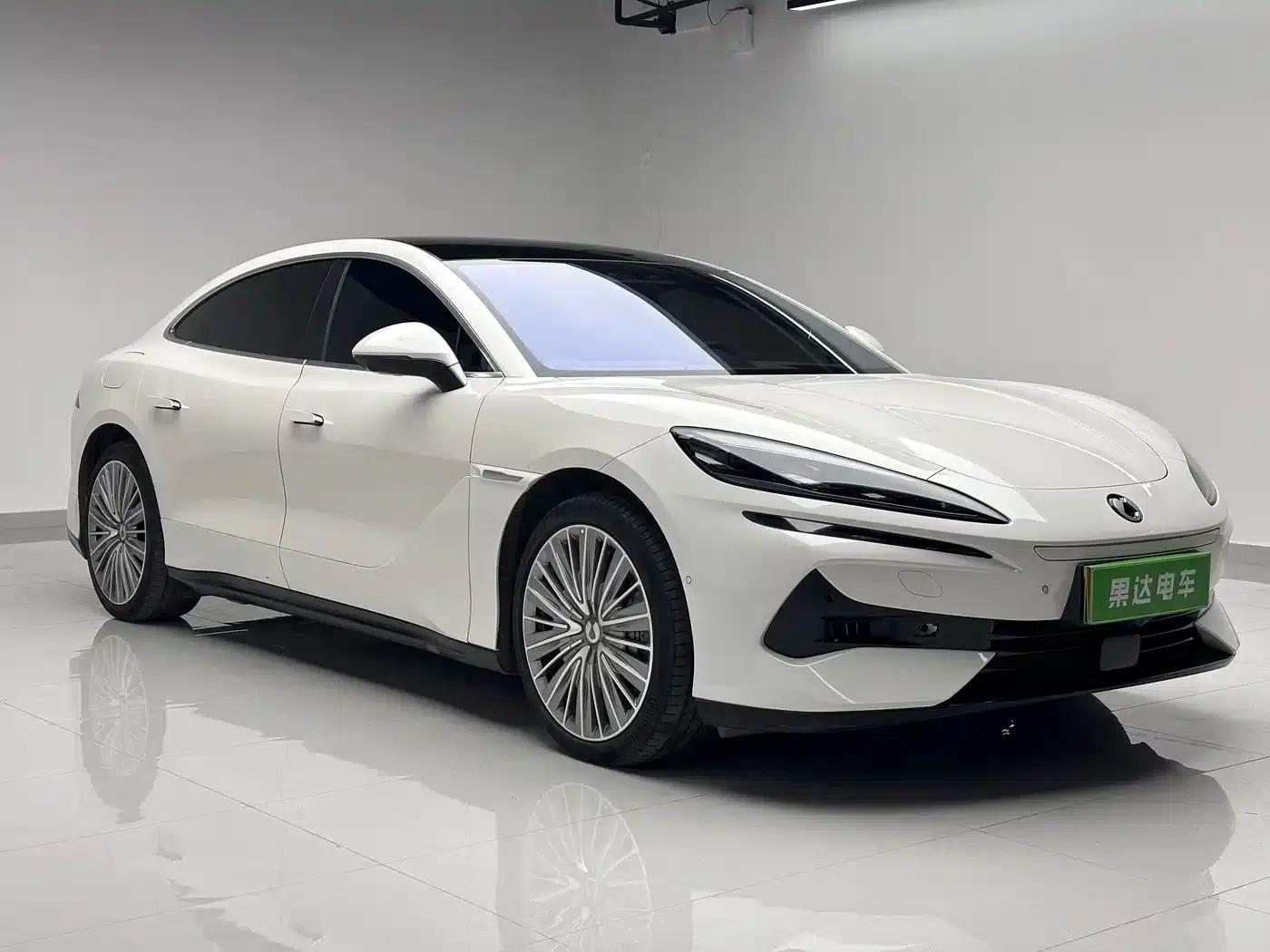 Denza Z9 2024 Model, 1100km Range, 4WD Ultra Edition — миниатюра 8