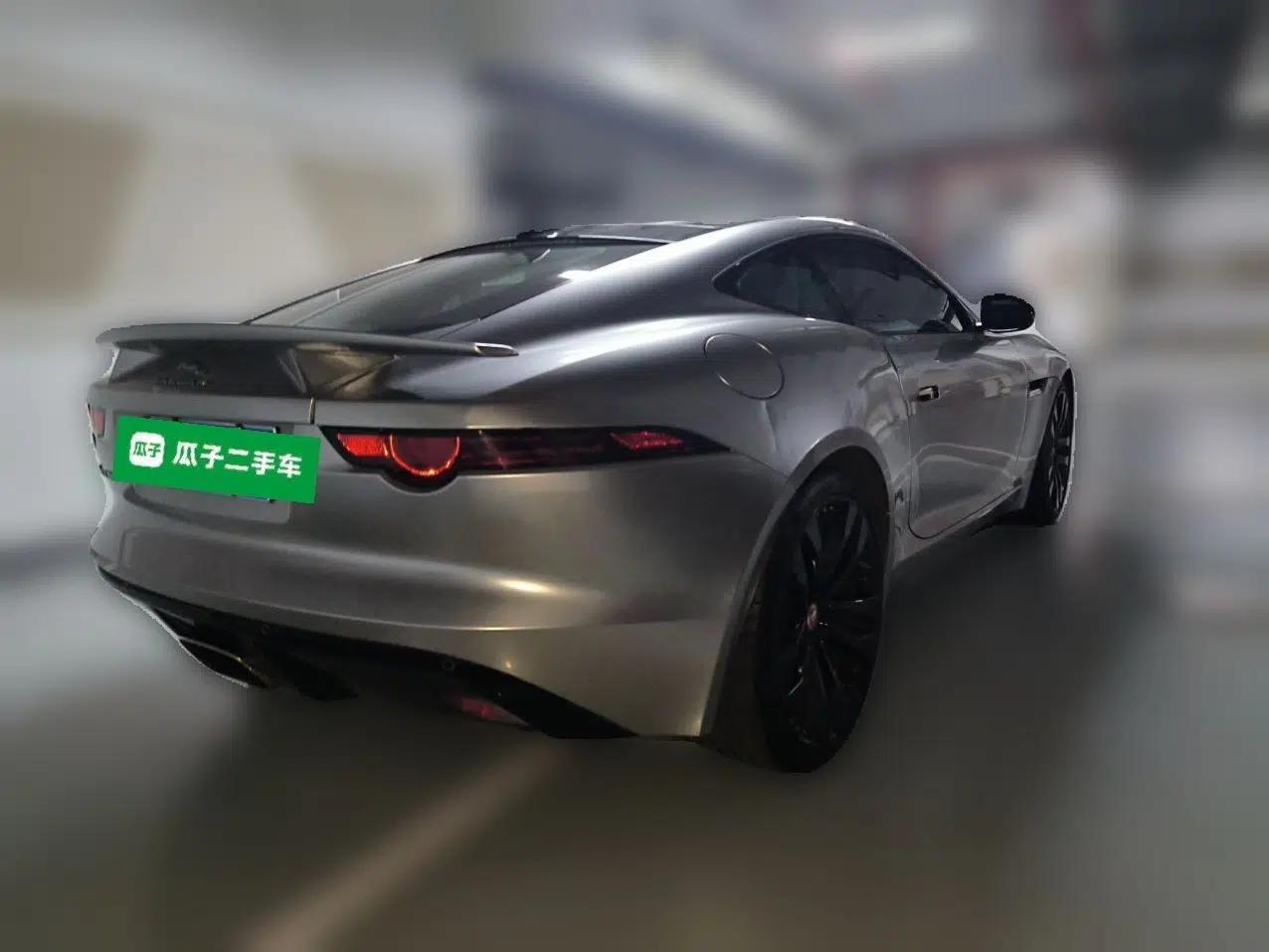 Jaguar F-TYPE 2019 2.0T Hardtop Version — миниатюра 6