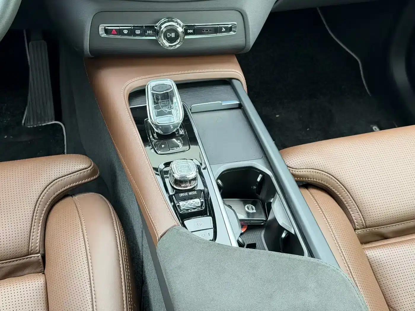2021 Volvo XC90 Plug-in Hybrid E-Drive Hybrid T8 Inscription Luxury Edition (7-seater) — миниатюра 8