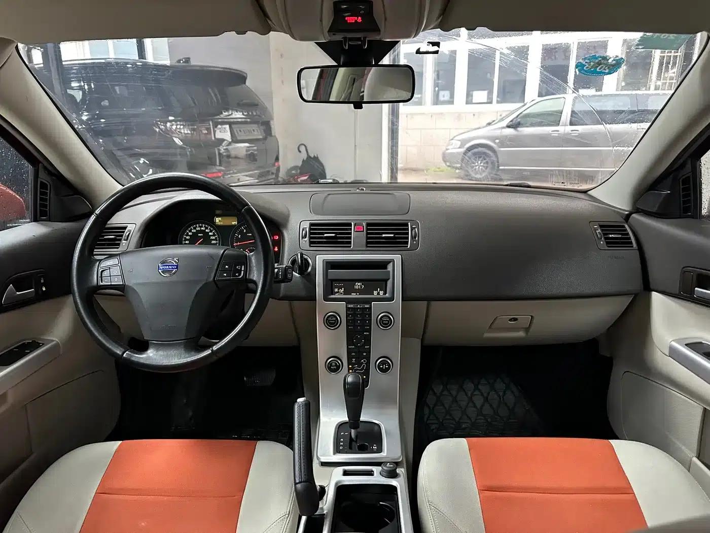 Volvo C30 2012 2.0L Aktiv Dynamic Package — миниатюра 11
