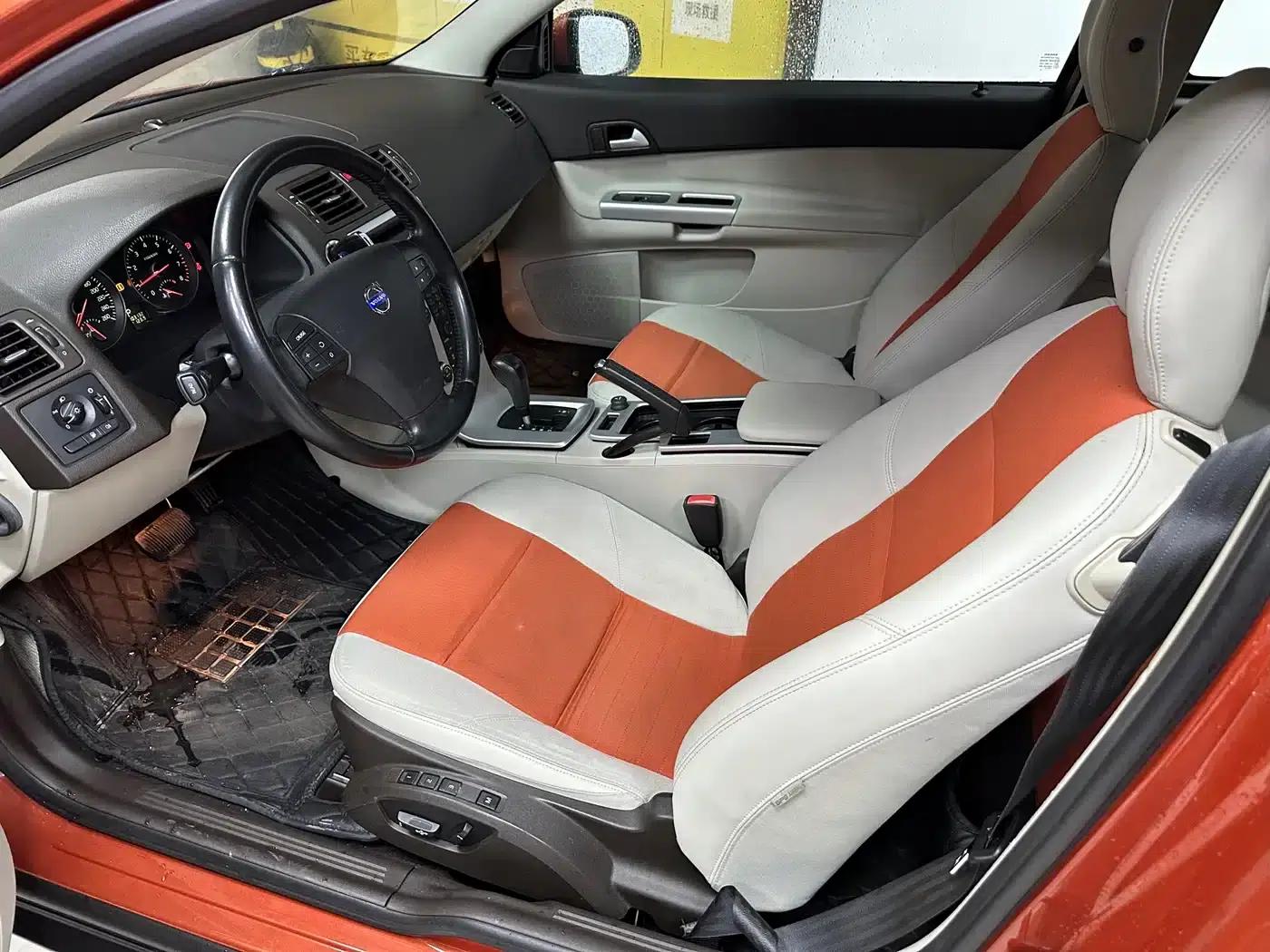 Volvo C30 2012 2.0L Aktiv Dynamic Package — миниатюра 4