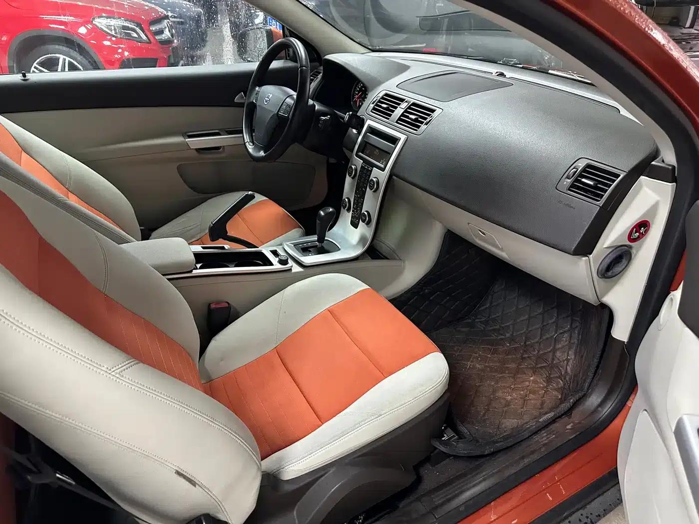 Volvo C30 2012 2.0L Aktiv Dynamic Package — миниатюра 5