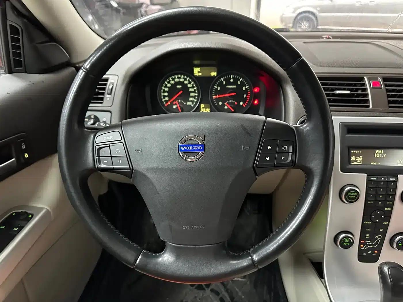 Volvo C30 2012 2.0L Aktiv Dynamic Package — миниатюра 6