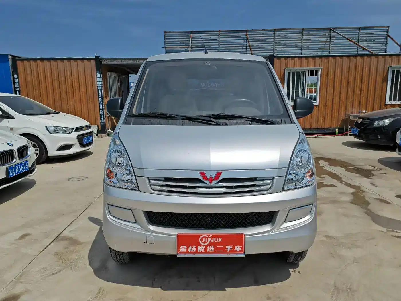 Wuling Rongguang S 2023 1.5L Basic Model 5/7 Seats — миниатюра 2