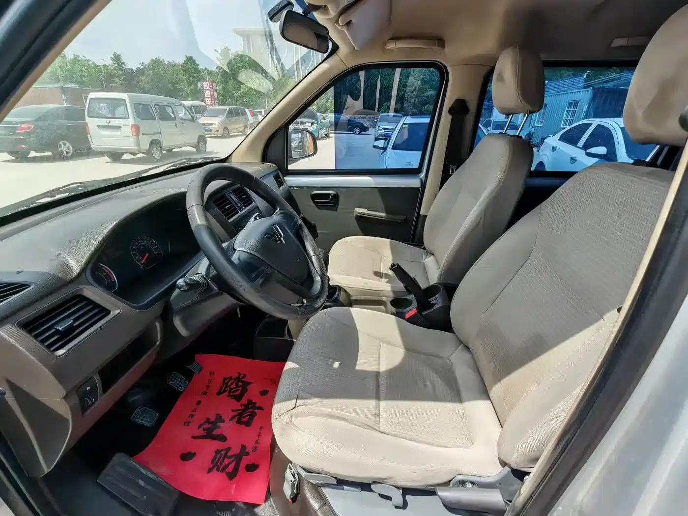 Wuling Rongguang S 2023 1.5L Basic Model 5/7 Seats — миниатюра 7