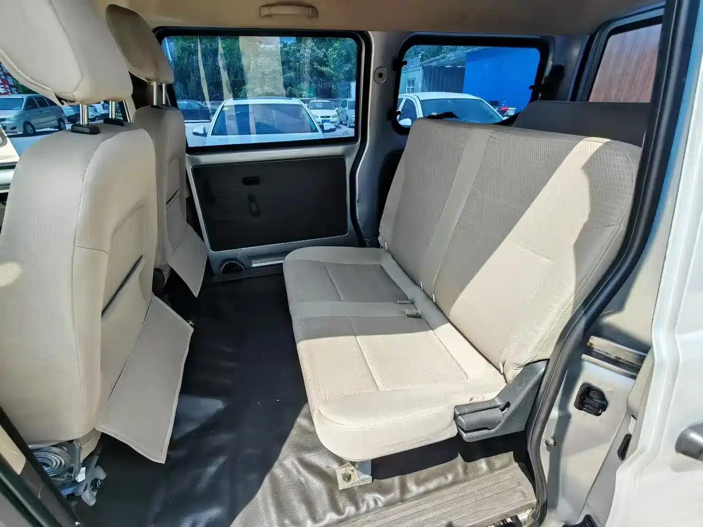 Wuling Rongguang S 2023 1.5L Basic Model 5/7 Seats — миниатюра 8
