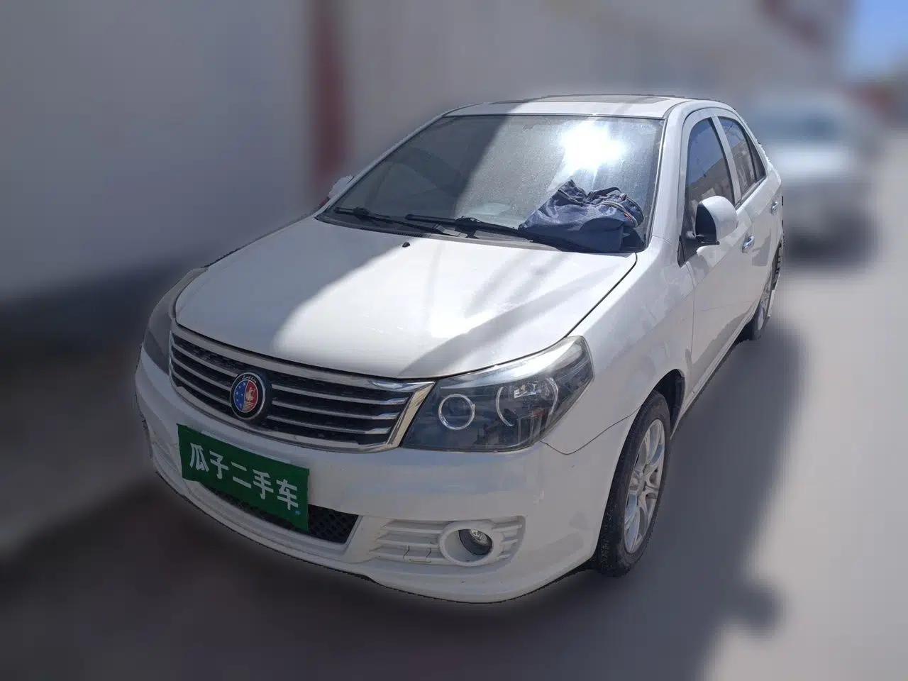 Geely Auto Diamond 2015 Sedan 1.5L Manual SuperDeluxe Model — миниатюра 1