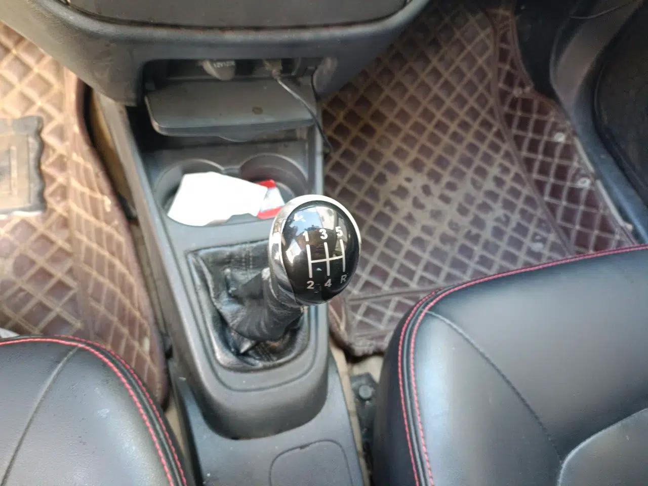 Geely Auto Diamond 2015 Sedan 1.5L Manual SuperDeluxe Model — миниатюра 15