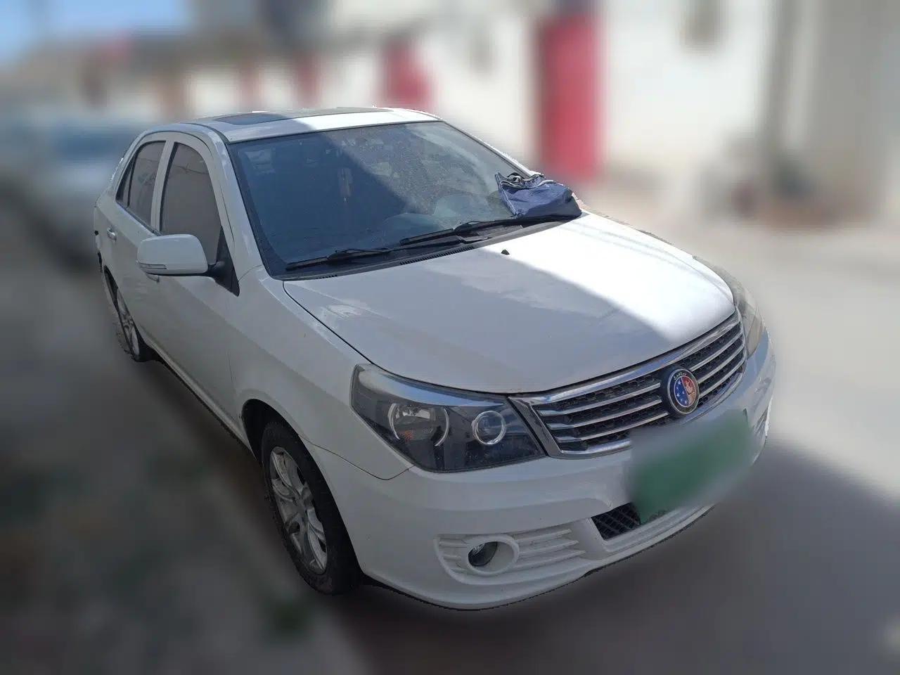 Geely Auto Diamond 2015 Sedan 1.5L Manual SuperDeluxe Model — миниатюра 3