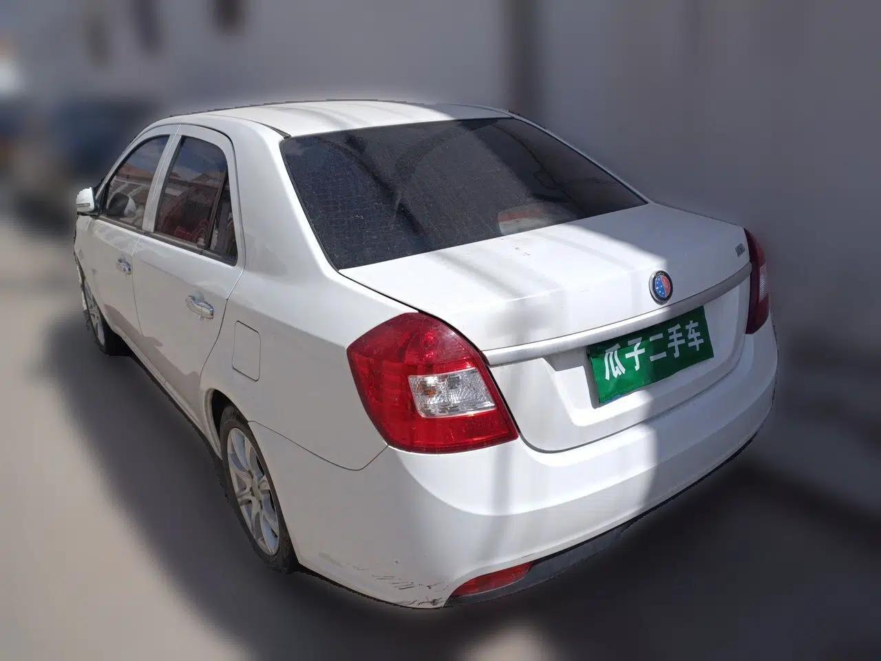 Geely Auto Diamond 2015 Sedan 1.5L Manual SuperDeluxe Model — миниатюра 4