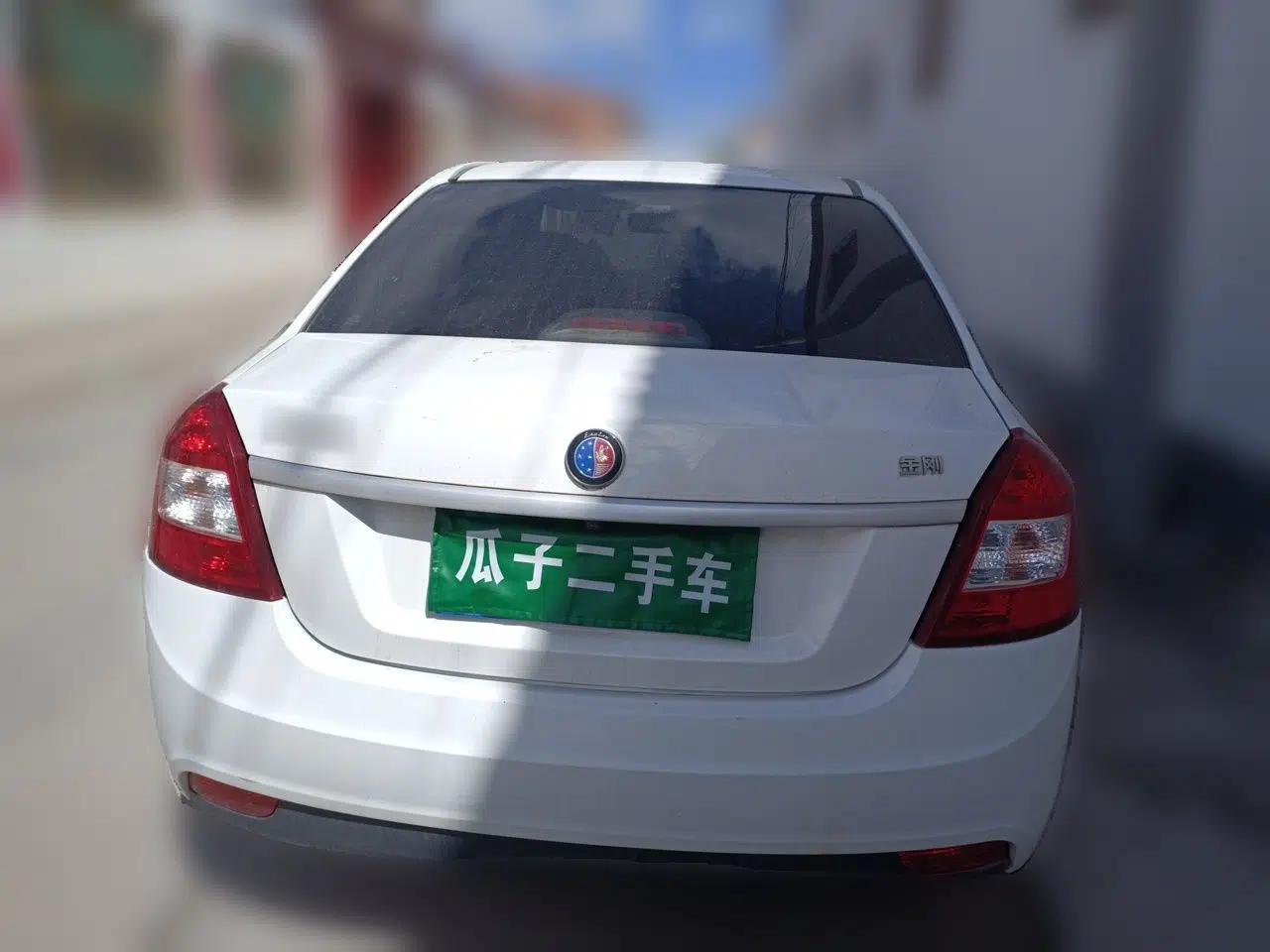 Geely Auto Diamond 2015 Sedan 1.5L Manual SuperDeluxe Model — миниатюра 5