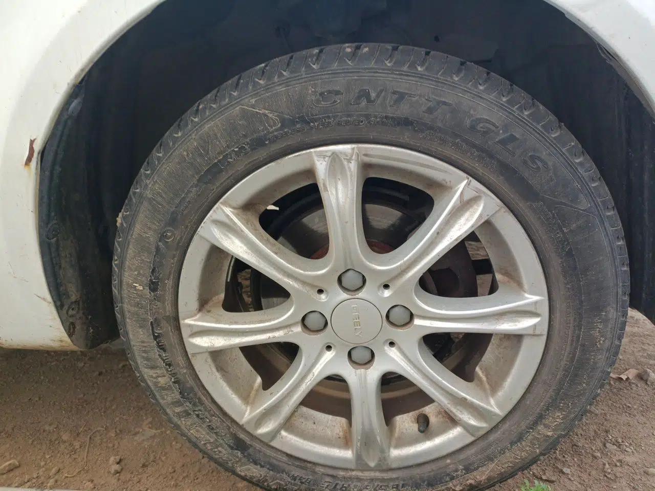 Geely Auto Diamond 2015 Sedan 1.5L Manual SuperDeluxe Model — миниатюра 8
