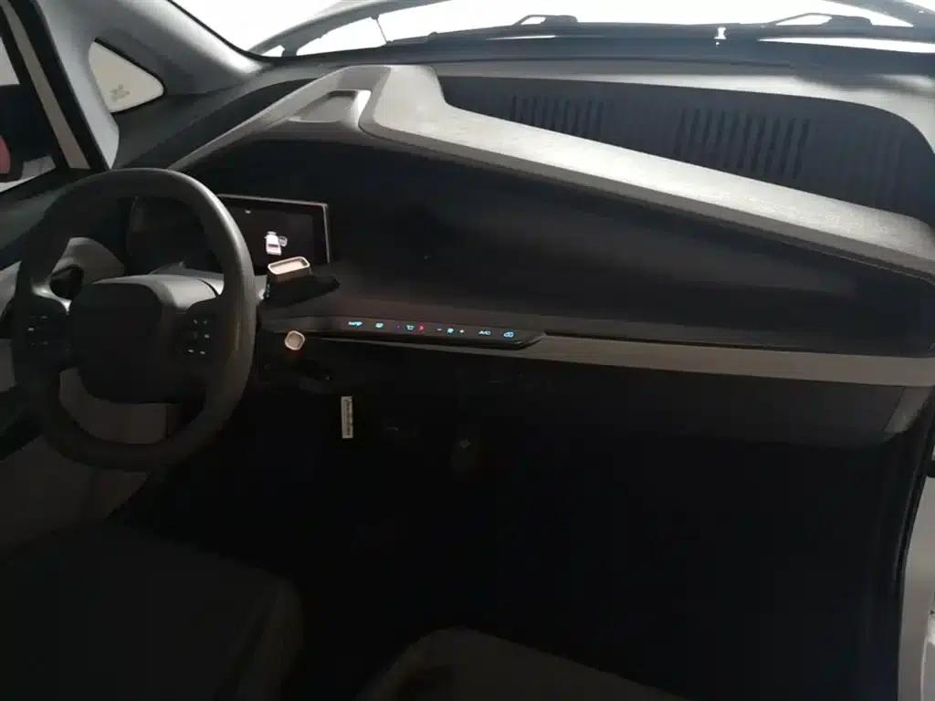Wuling NanoEV 2021 Fun Edition - High Power Version — миниатюра 10