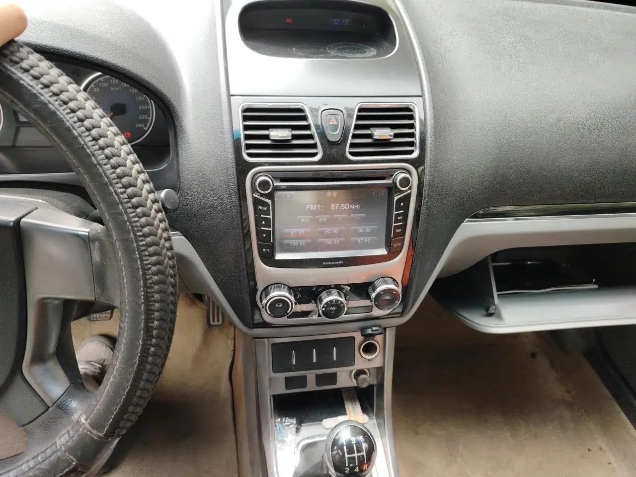 Geely Auto Classic Emgrand 2013 Sedan 1.5L Manual Entry-Level Model — миниатюра 14