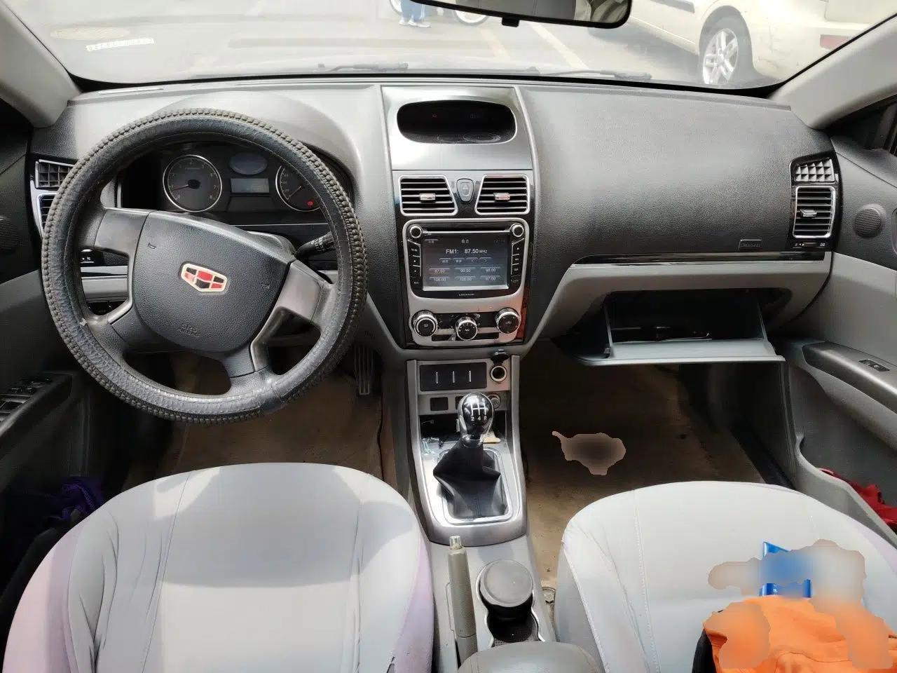 Geely Auto Classic Emgrand 2013 Sedan 1.5L Manual Entry-Level Model — миниатюра 10