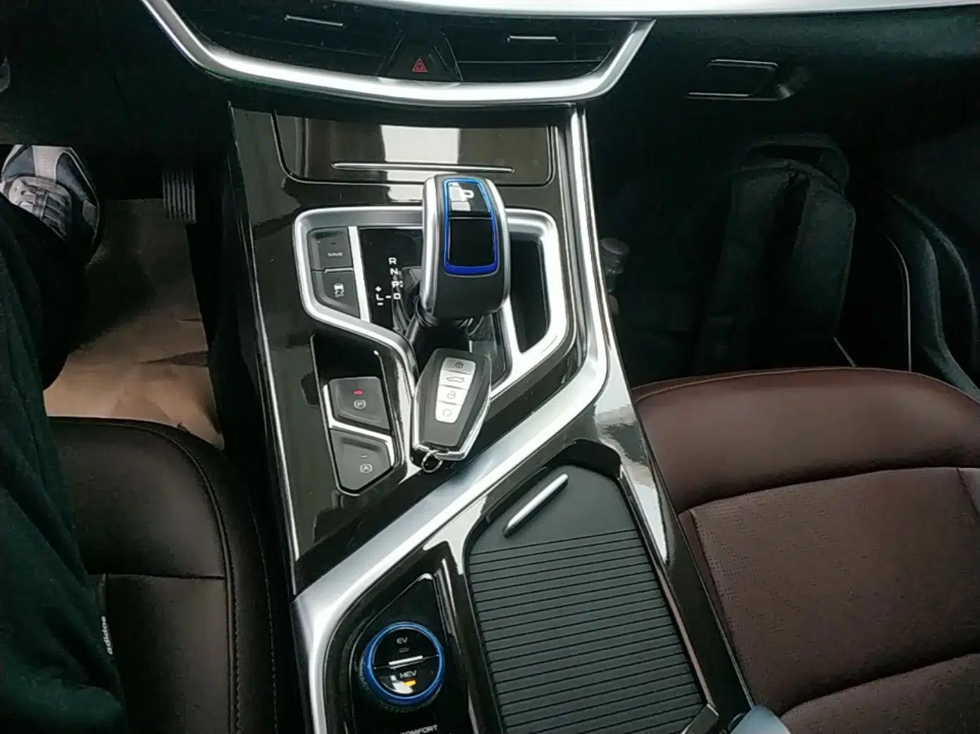 Geely Auto Jiajie New Energy 2022 1.5TD PHEV Platinum Comfort Edition — миниатюра 17