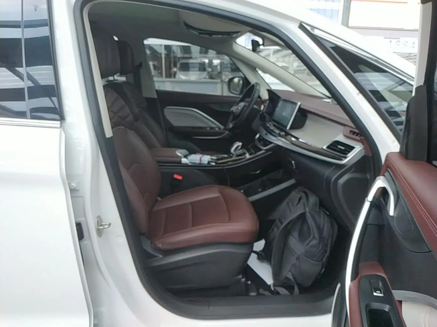 Geely Auto Jiajie New Energy 2022 1.5TD PHEV Platinum Comfort Edition — миниатюра 23