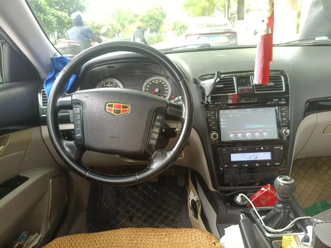 Geely Auto EC8 2013 2.0L Manual Elite Edition — миниатюра 11