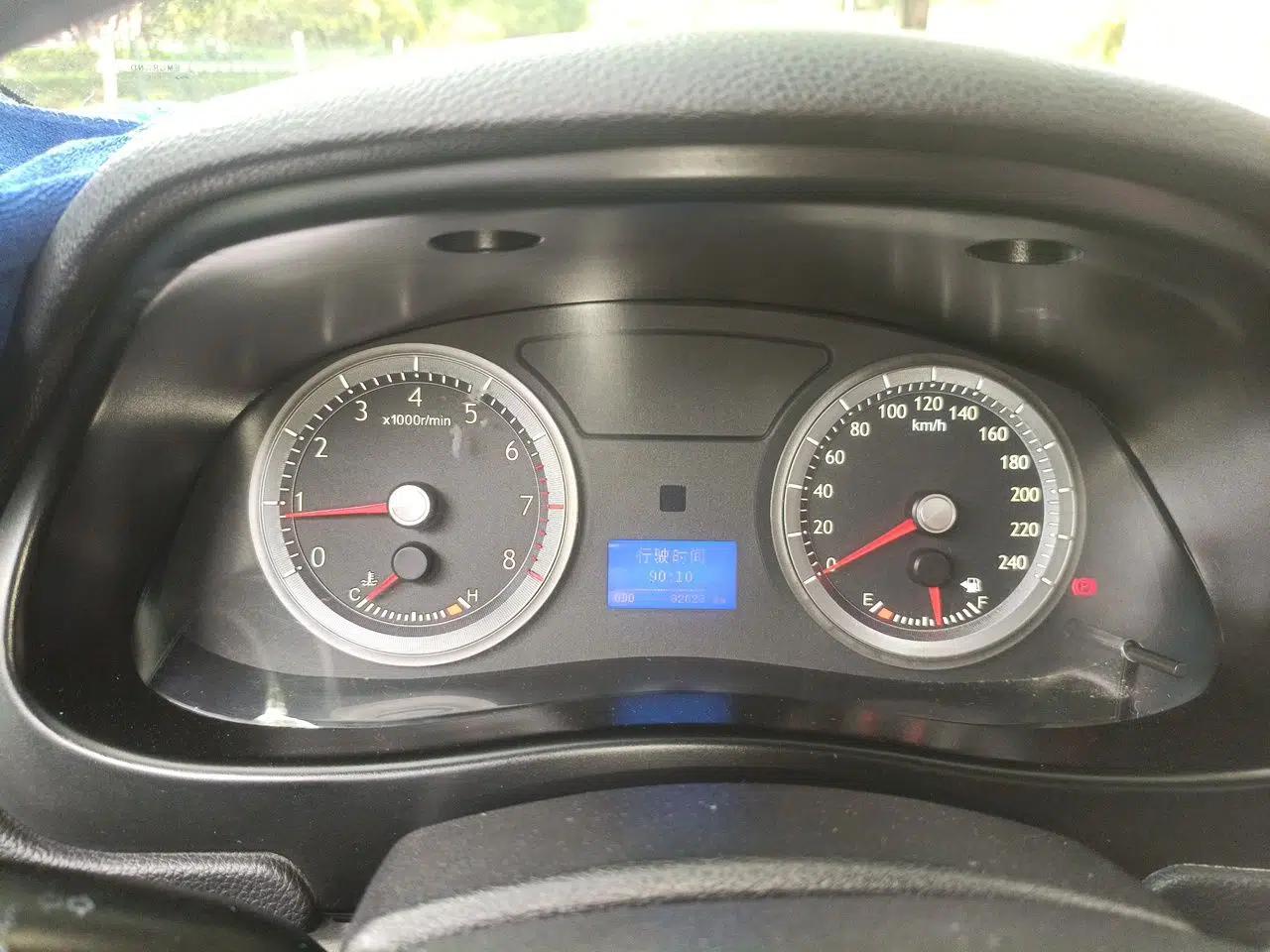 Geely Auto EC8 2013 2.0L Manual Elite Edition — миниатюра 12