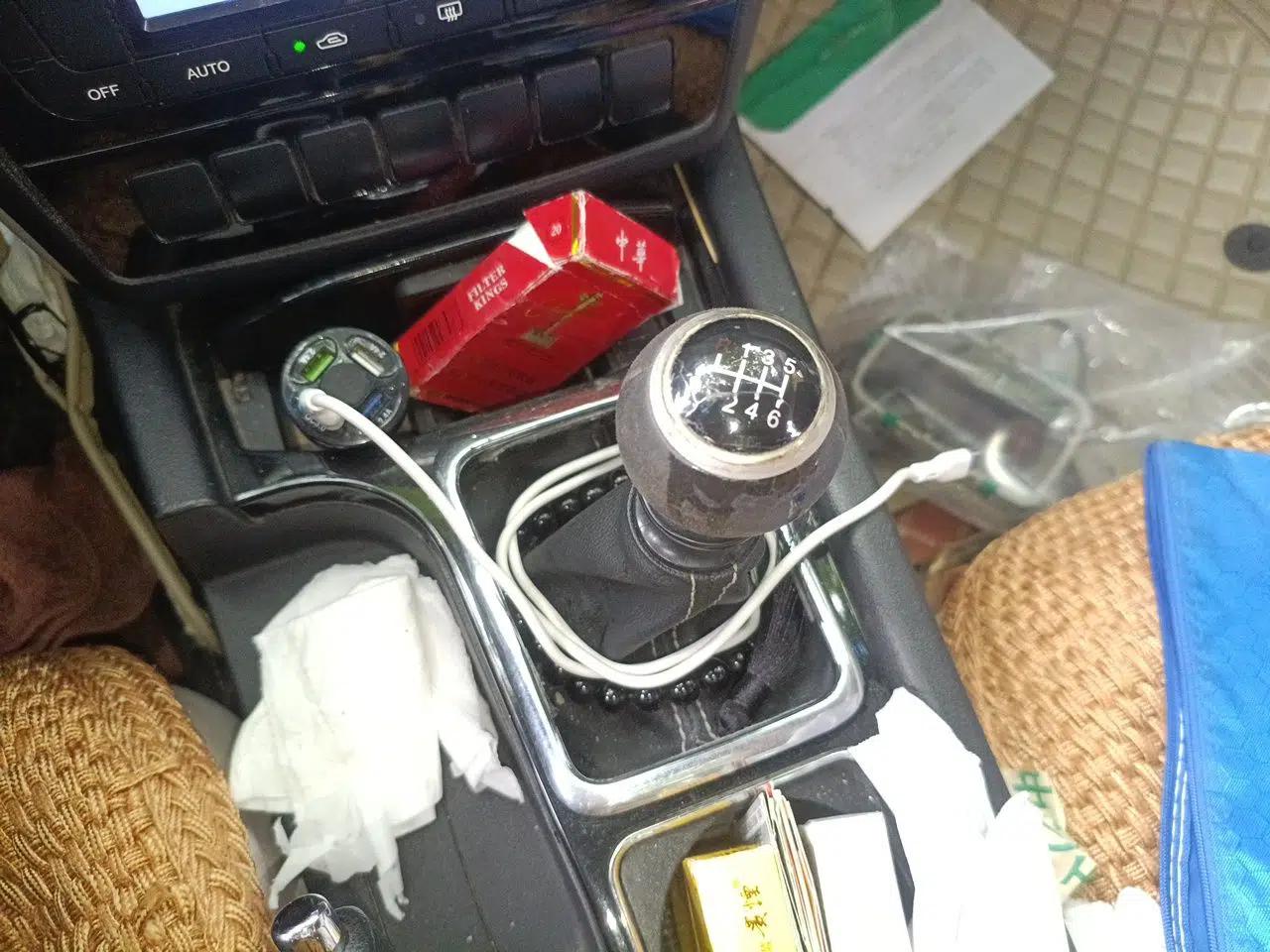 Geely Auto EC8 2013 2.0L Manual Elite Edition — миниатюра 15