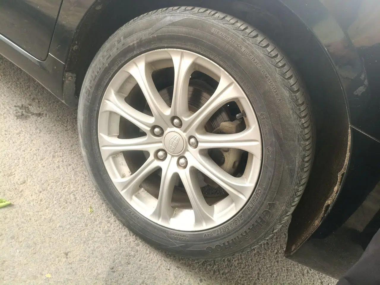Geely Auto EC8 2013 2.0L Manual Elite Edition — миниатюра 8