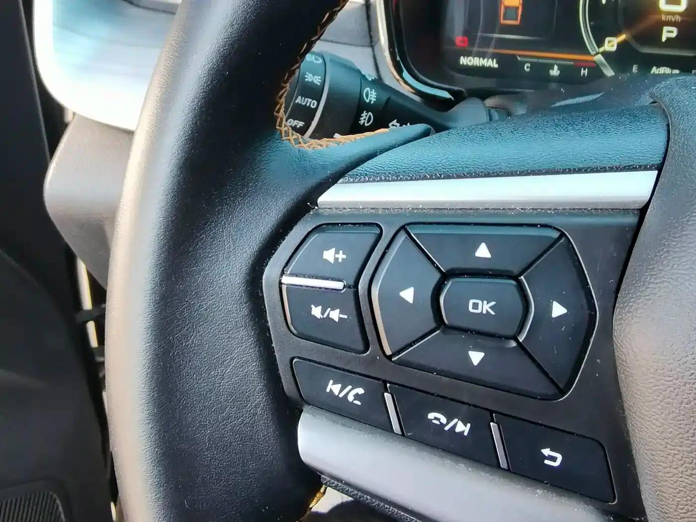 D-MAX 2023 1.9T Automatic 4WD V-CROSS Leading Edition — миниатюра 16