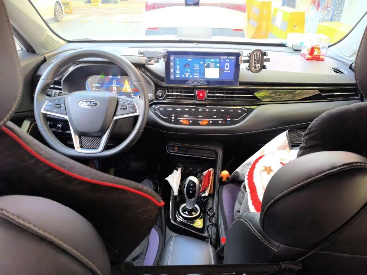 JAC Group iEVS4 2019 Luxury Smart Enjoyment Model — миниатюра 10
