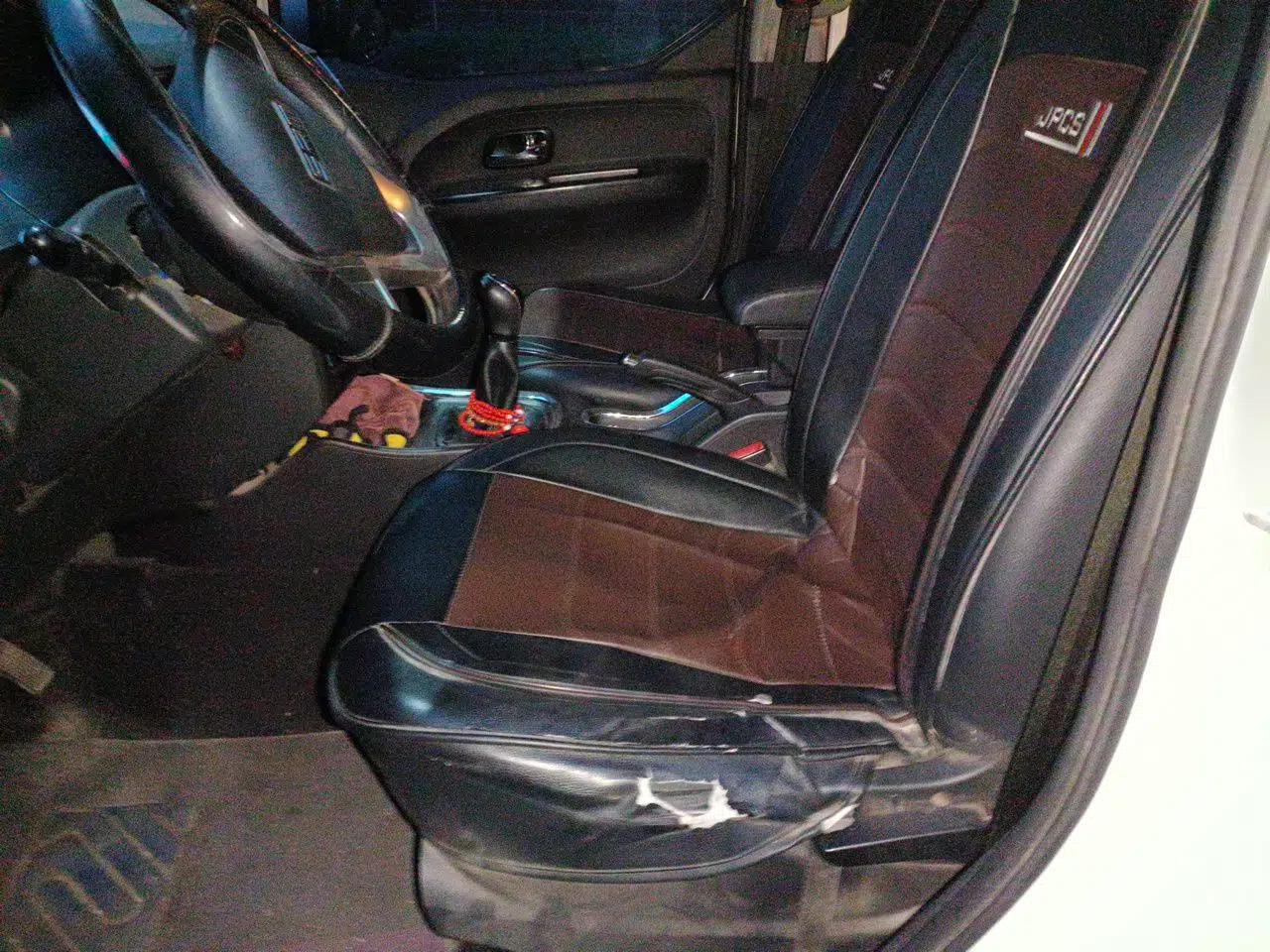 Jinbei Gold Hiace 2023 1.5L Passenger Van Travel Lion 5/6/7-Seater with Central Air Conditioning — миниатюра 16