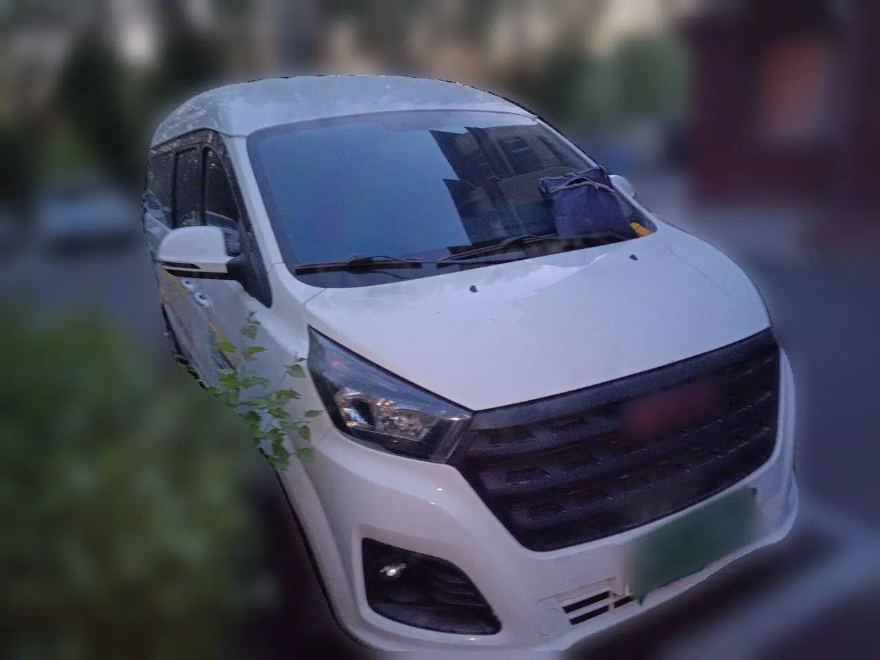 Jinbei Gold Hiace 2023 1.5L Passenger Van Travel Lion 5/6/7-Seater with Central Air Conditioning — миниатюра 3