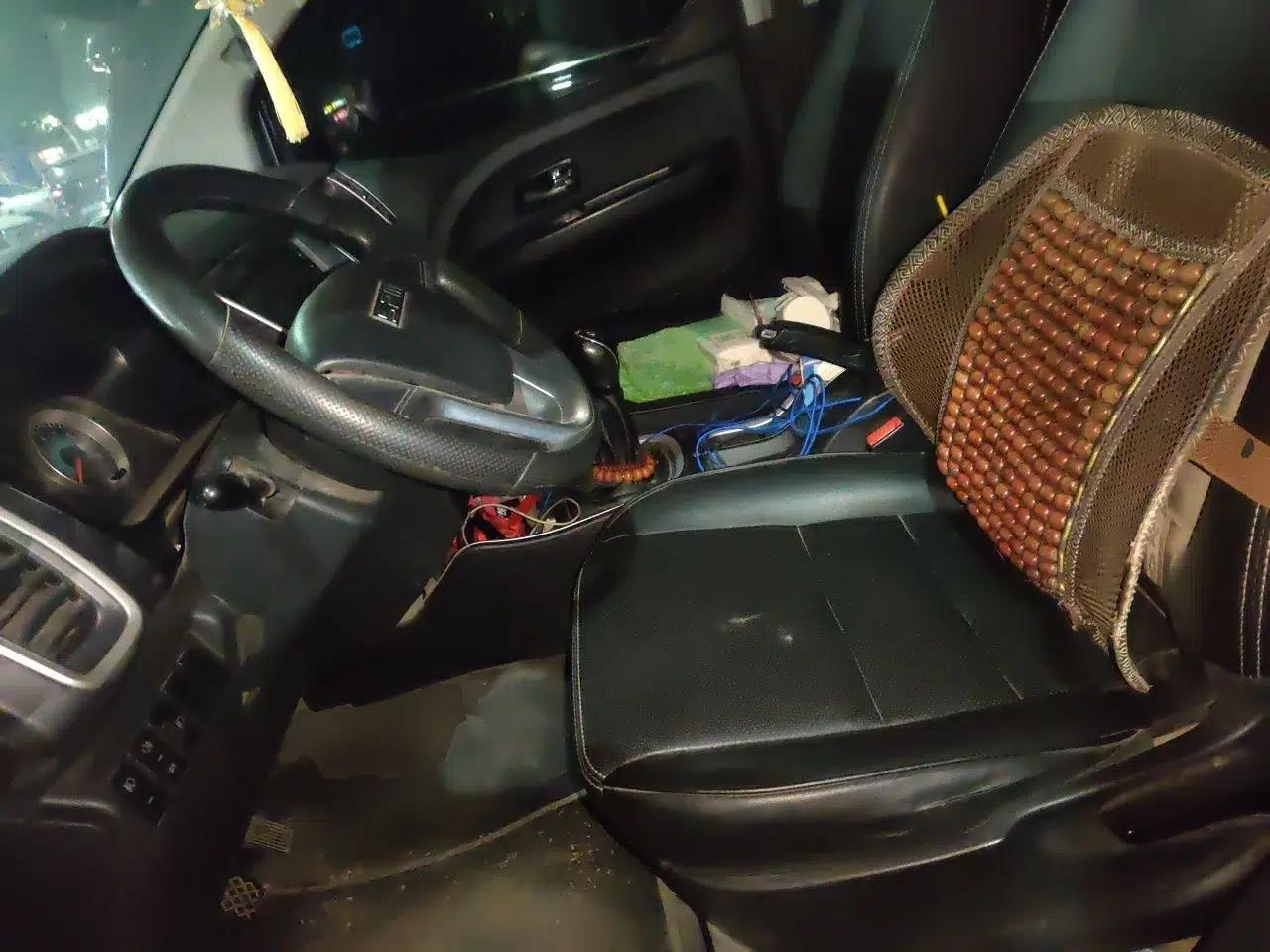 Jinbei Gold Hiace 2023 1.5L Passenger Van Travel Lion 5/6/7-Seater with Central Air Conditioning — миниатюра 16