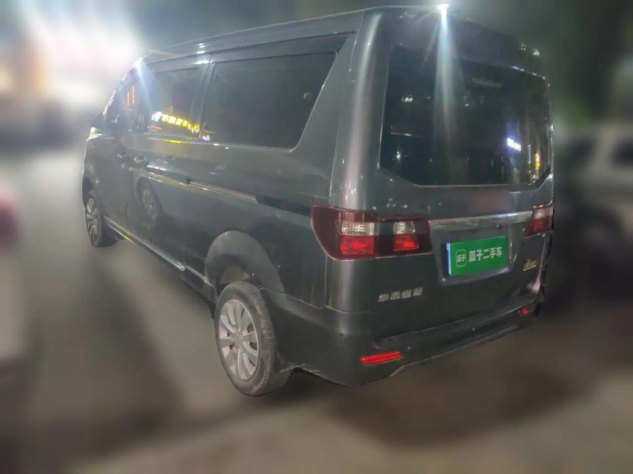 Jinbei Gold Hiace 2023 1.5L Passenger Van Travel Lion 5/6/7-Seater with Central Air Conditioning — миниатюра 4