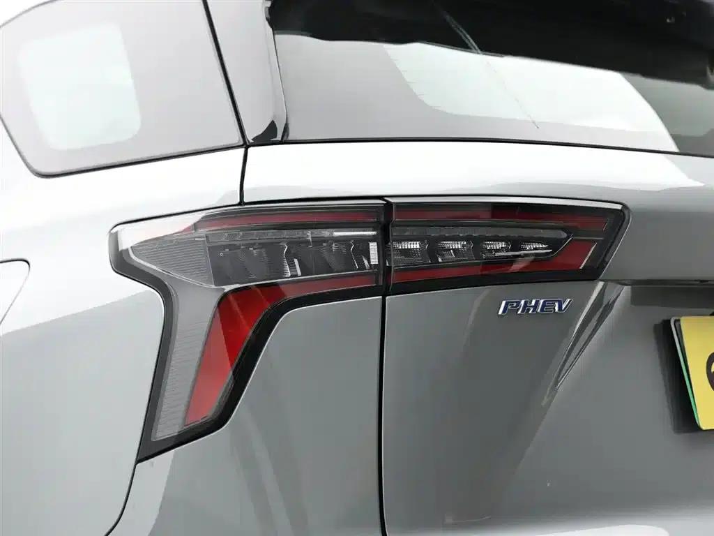2024 Chevrolet Equinox Plus 102km RS Flagship Edition — миниатюра 7