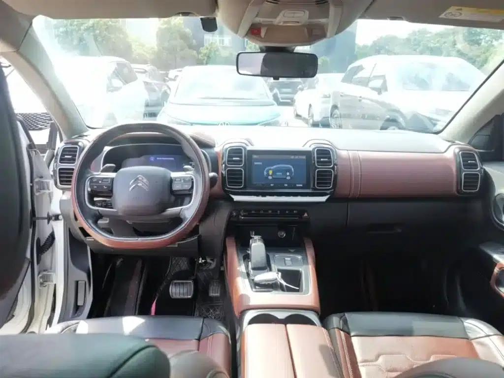 Citroën C5 AIRCROSS New Energy 2020 1.6T AWD Plug-in Hybrid Premium Edition — миниатюра 10