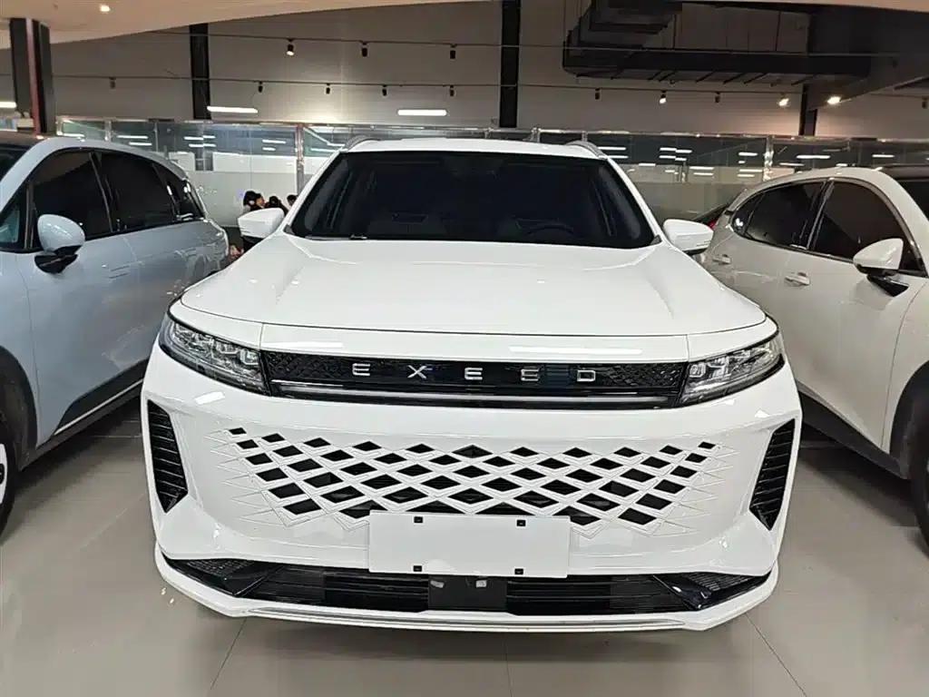 Exeed C-DM 2024 C-DM 1.5TCI 105KM Premium Edition — миниатюра 3