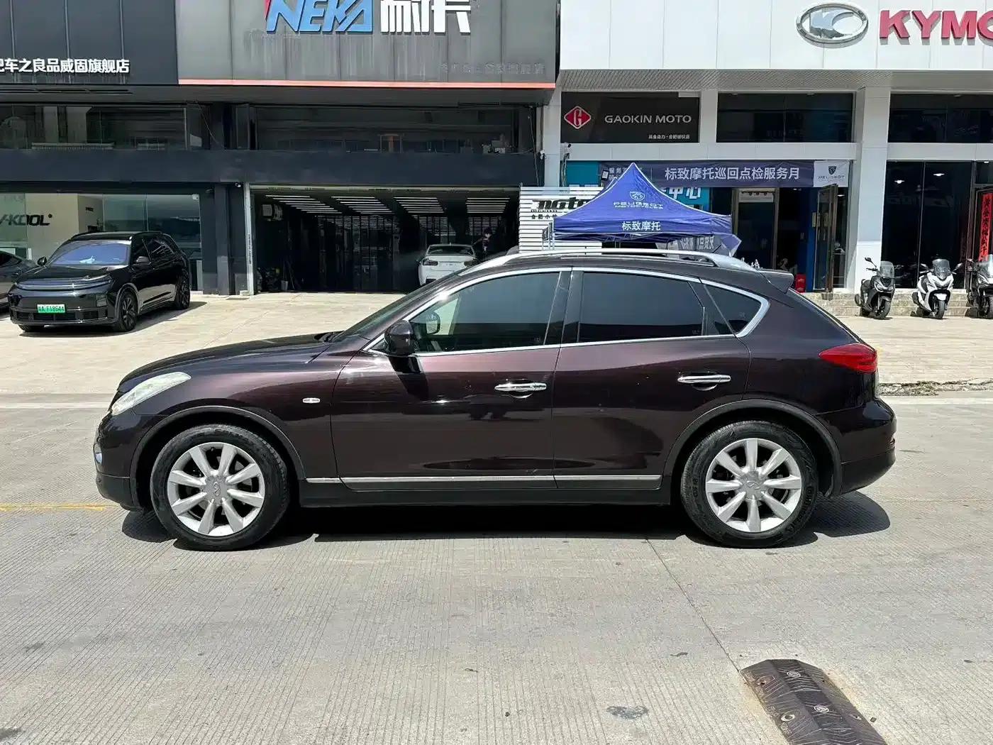 Infiniti EX 2010 EX25 Premium Edition — миниатюра 5