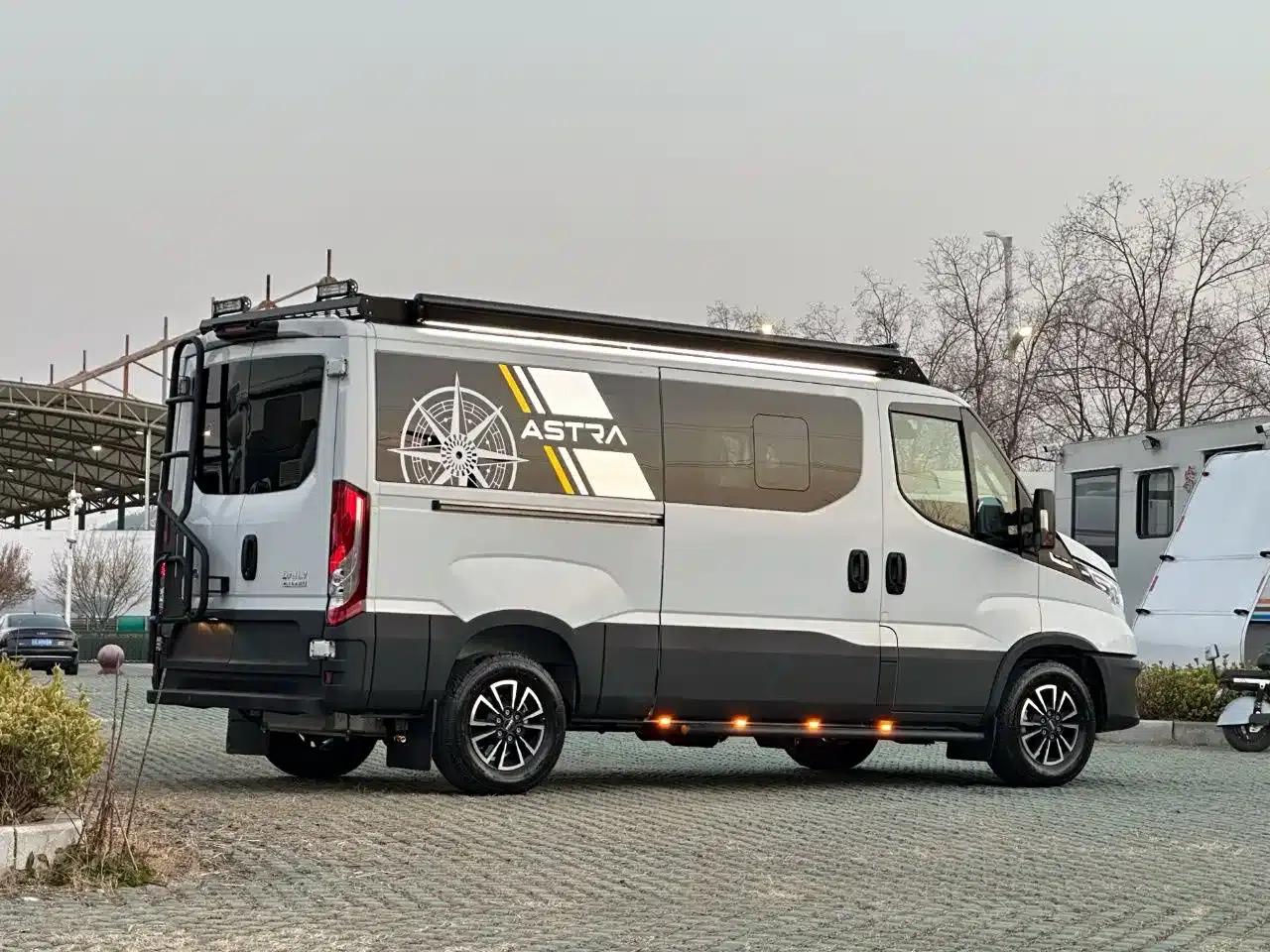 Astra Campervan 2023 3.0T Diesel — миниатюра 2