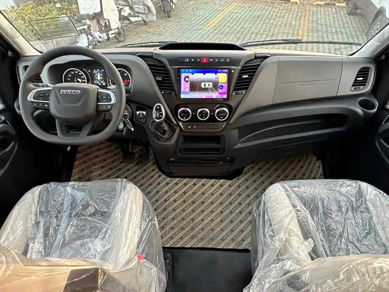 Astra Campervan 2023 3.0T Diesel — миниатюра 3