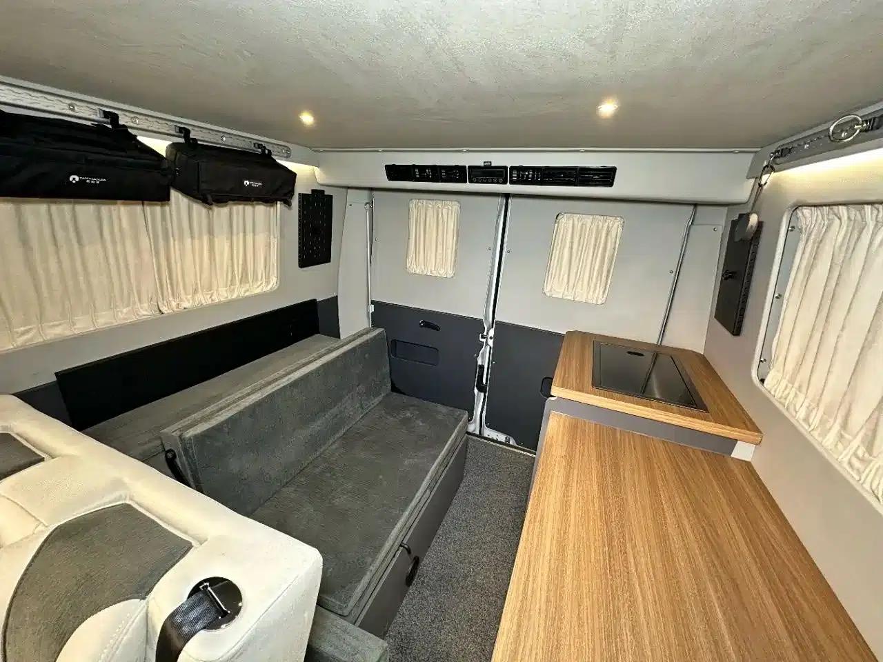 Astra Campervan 2023 3.0T Diesel — миниатюра 8