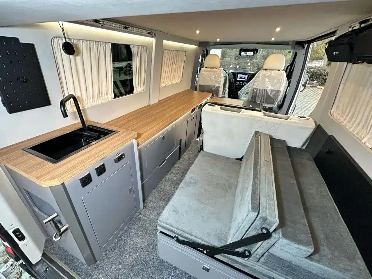 Astra Campervan 2023 3.0T Diesel — миниатюра 9