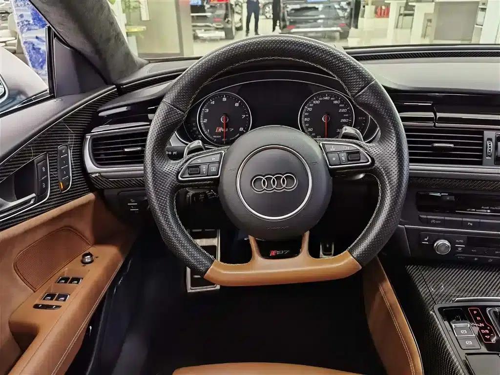 2016 Audi RS 7 RS 7 4.0T Sportback — миниатюра 21