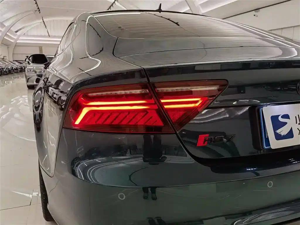 2016 Audi RS 7 RS 7 4.0T Sportback — миниатюра 7