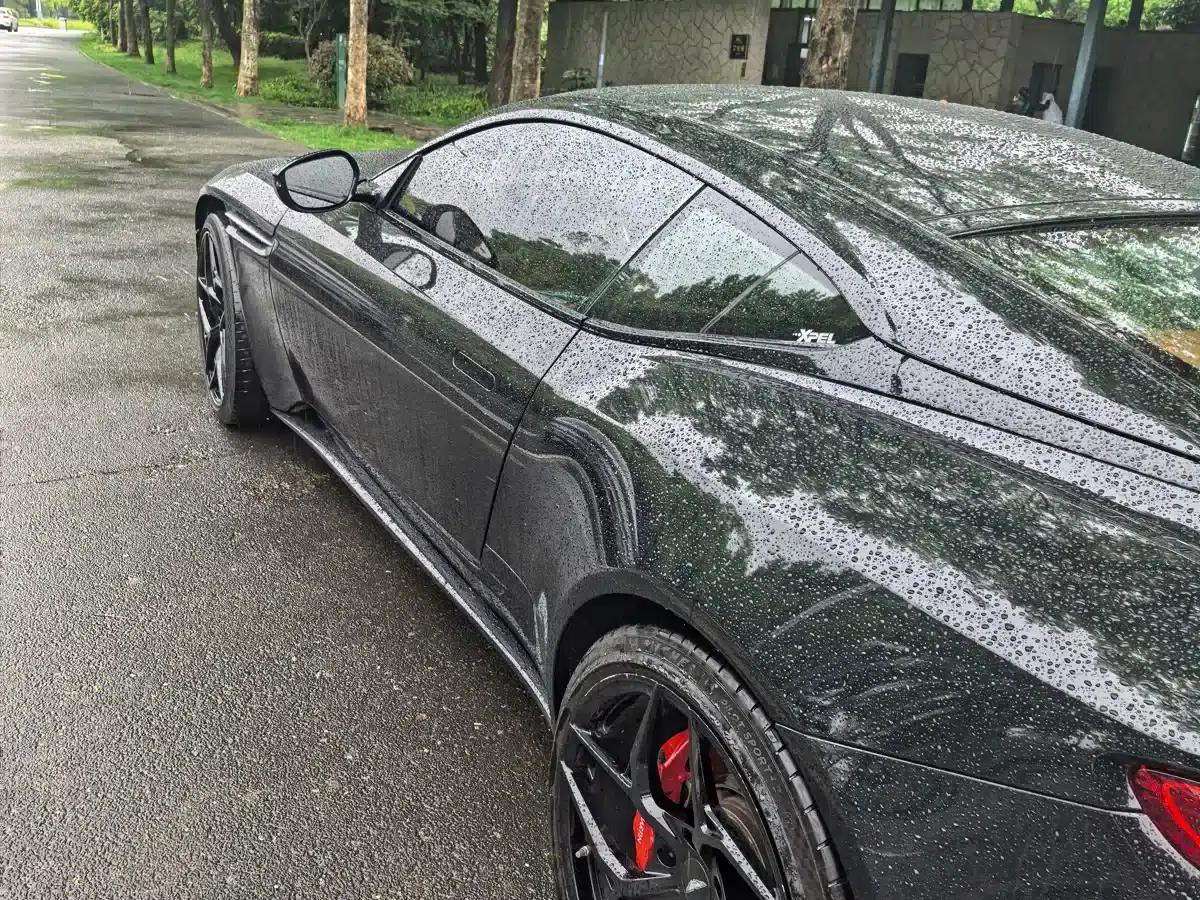 Aston Martin DB11 2019 4.0T V8 Coupe — миниатюра 8