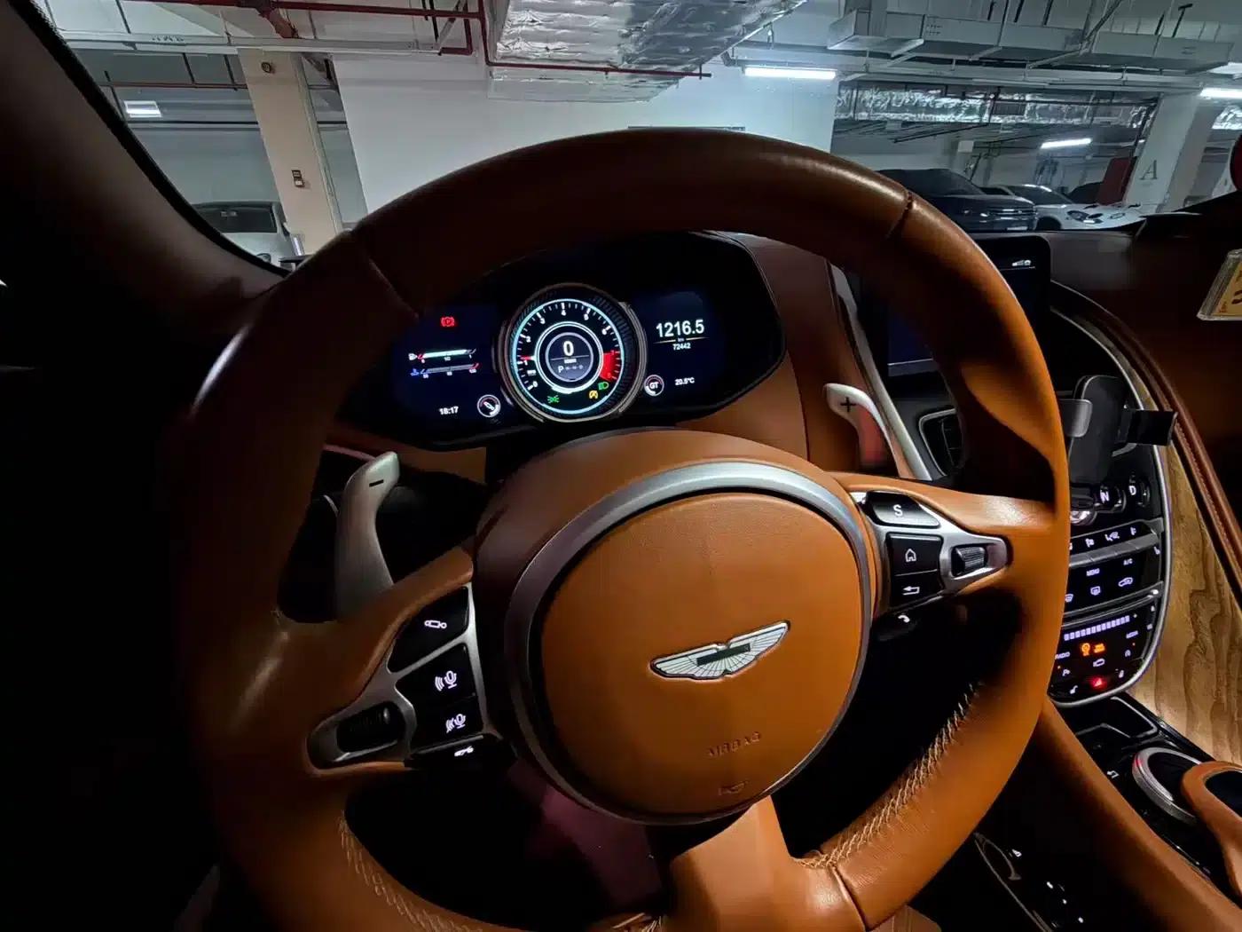 Aston Martin DB11 2019 4.0T V8 Coupe — миниатюра 3