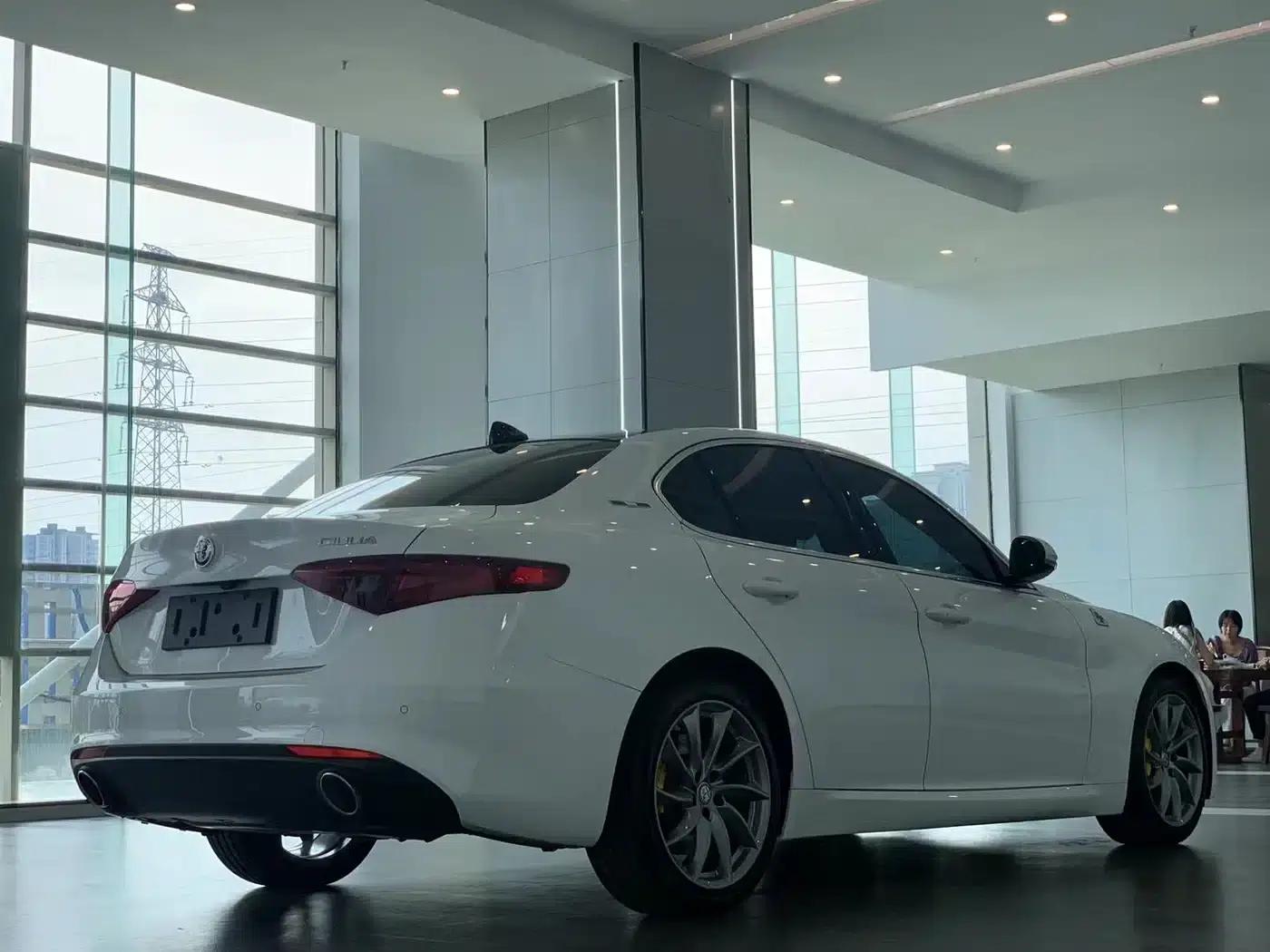 Giulia Juliet 2017 2.0T 280HP Luxury Edition — миниатюра 7