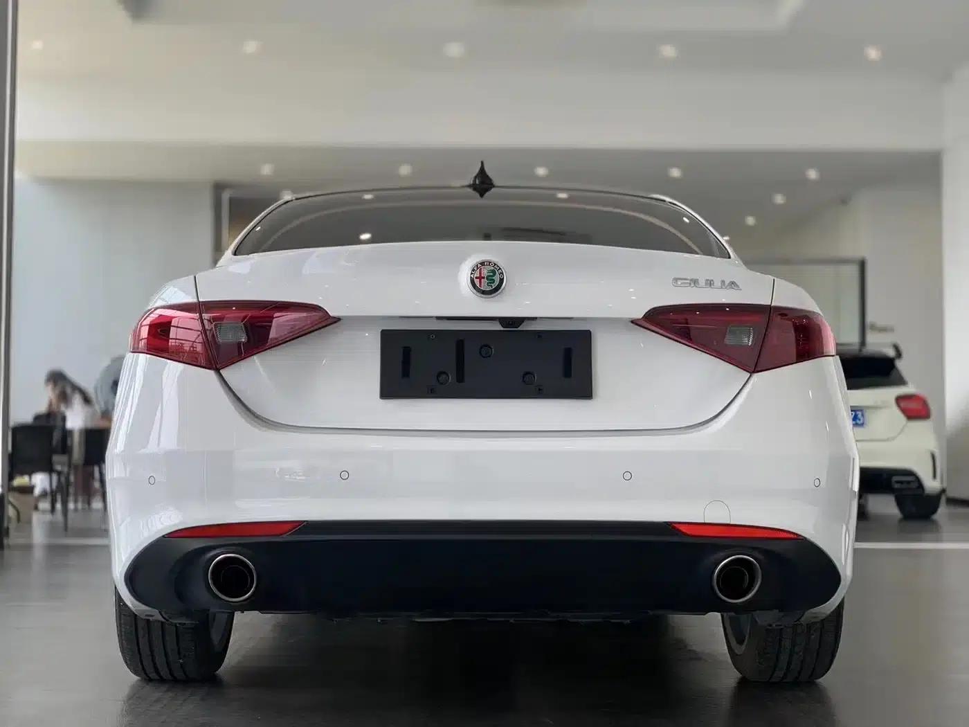 Giulia Juliet 2017 2.0T 280HP Luxury Edition — миниатюра 8
