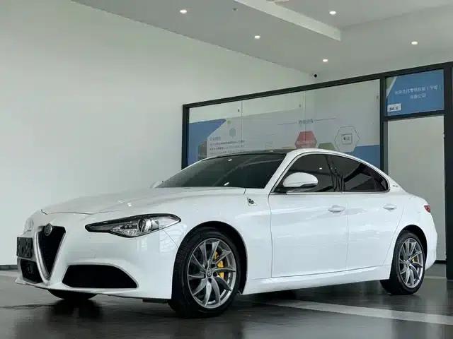 Giulia Juliet 2017 2.0T 280HP Luxury Edition