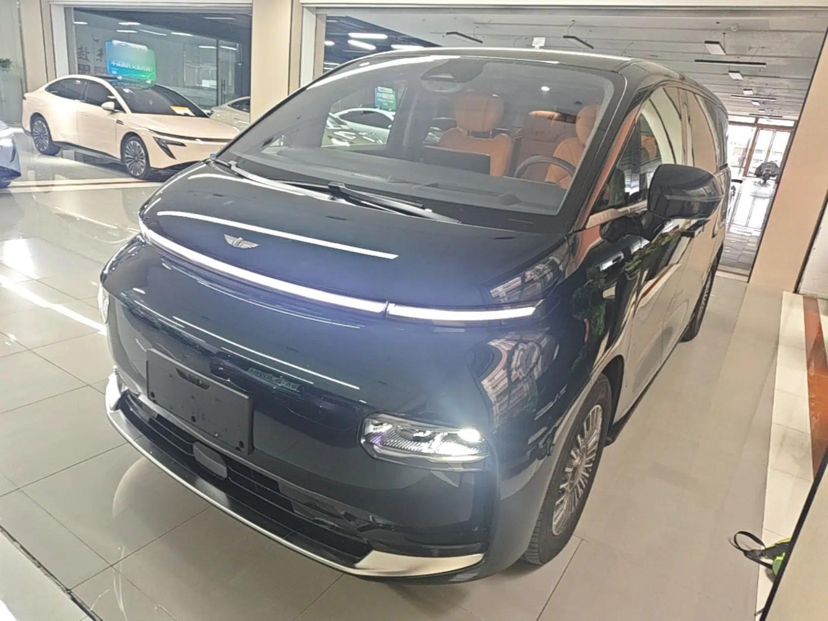 Geely Galaxy LEVC L380 2025 805 km Flagship Version All-Wheel Drive — миниатюра 1